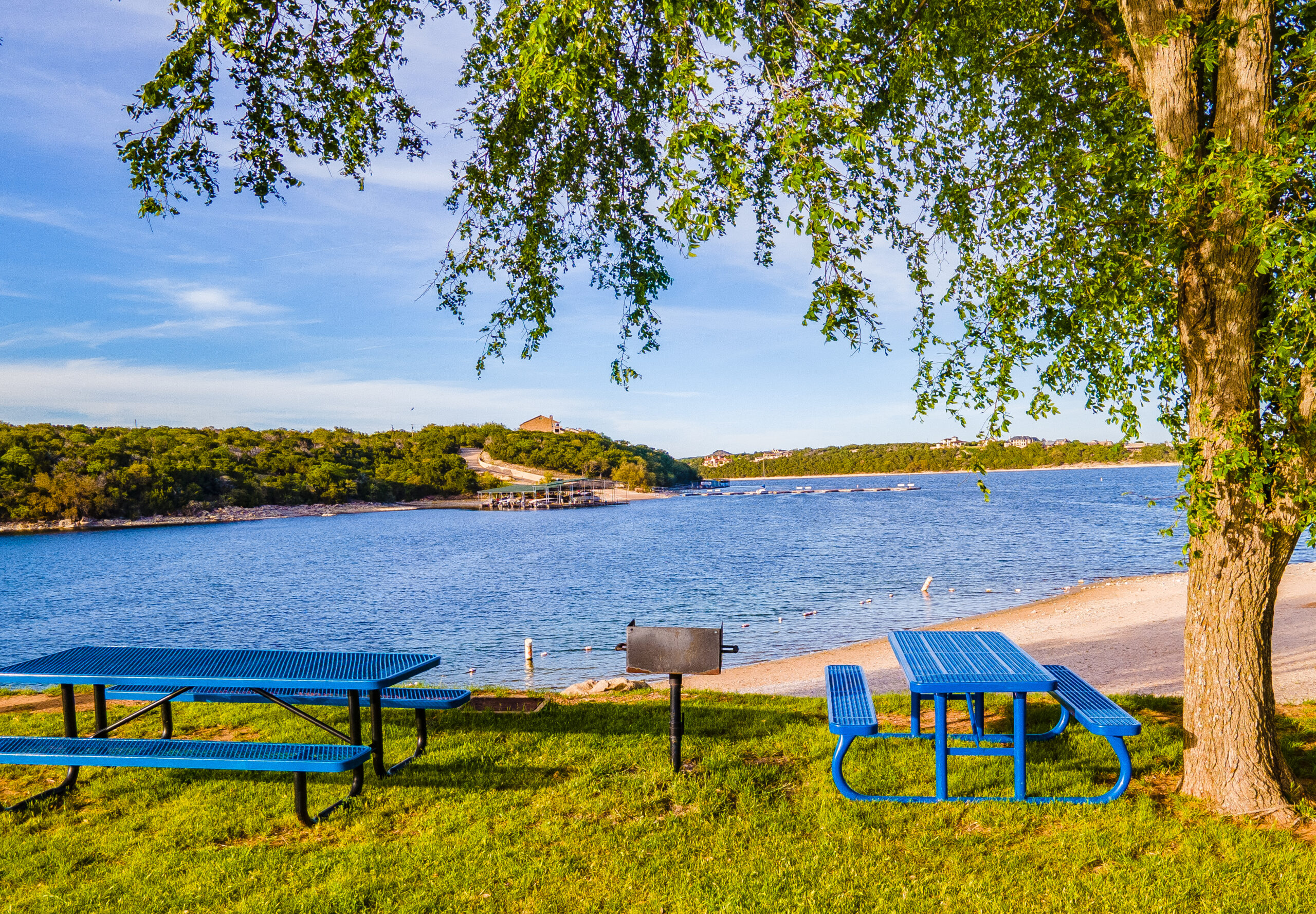 Park with grill and picnic table in The Cliffs Resort